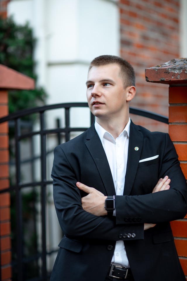 Влад +Су́вернев